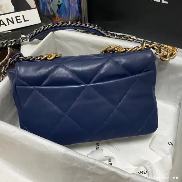 HyperPeter FLAP BAG 19 CHANEL 0528